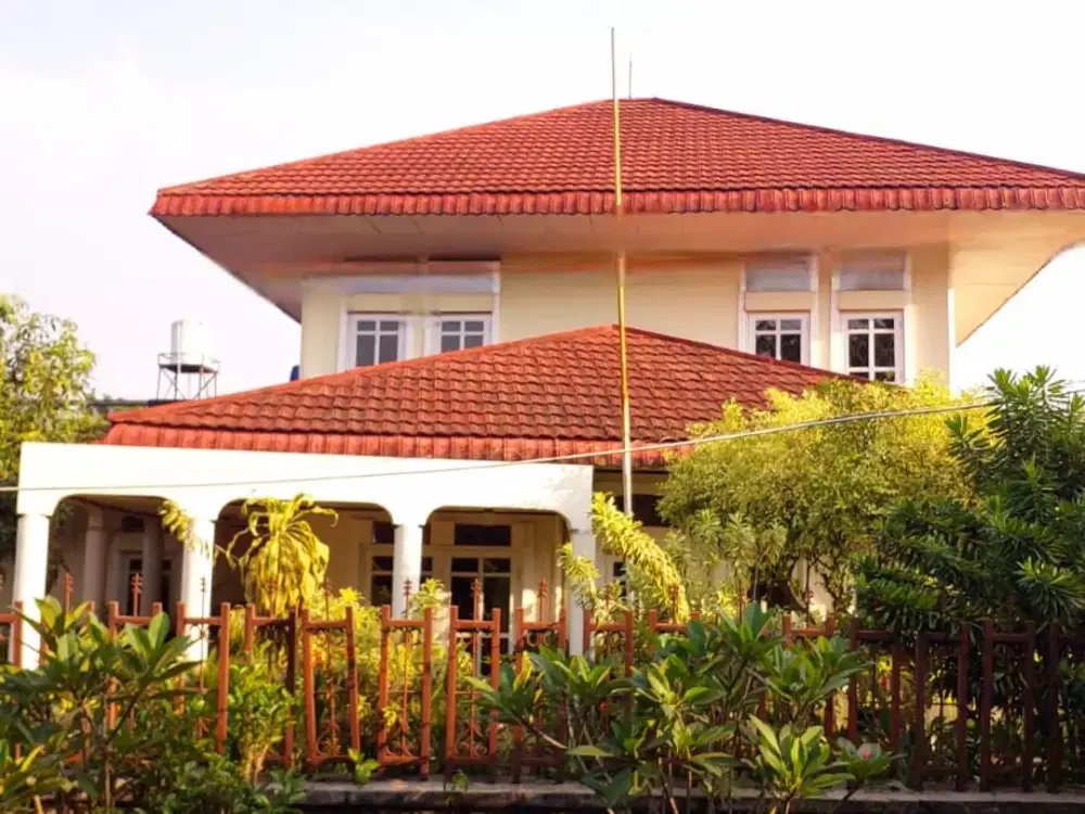 Rumah Hook  Super Luas di Blok A Cinere Lahan 665 m² Siap Huni
