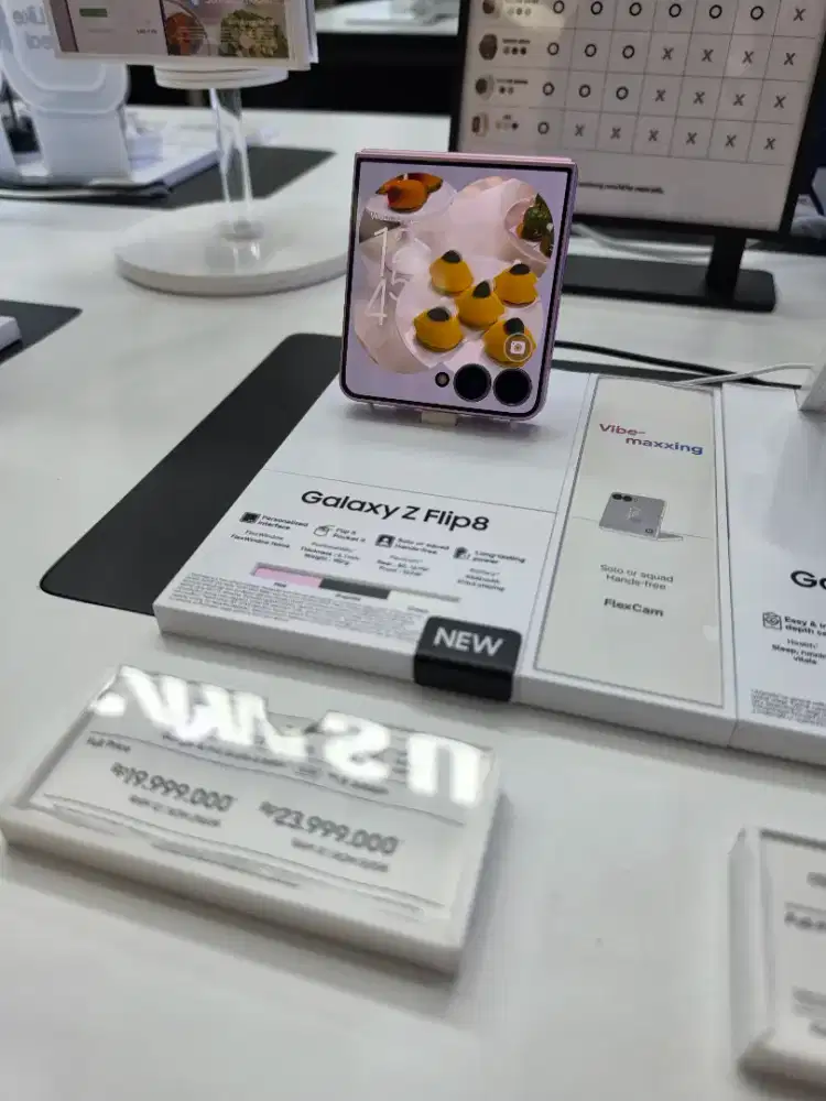 SAMSUNG GALAXY FLIP 8