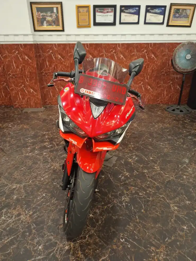HUB CE KOM JUAL CEPAT R25 2014 SURAT LENGKAP MOTOR MULUS MESIN HALUS