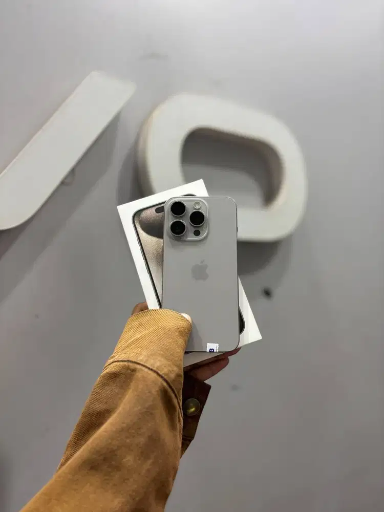 IPHONE 15 PRO 256 SECOND RESMI IBOX FULLSET NORMAL