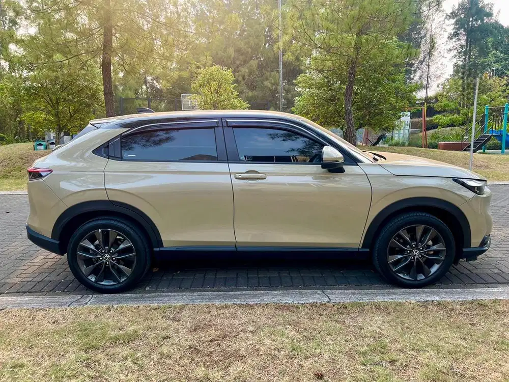 ALL NEW HONDA HRV SE 2023 MATIC HR V TWO TONE.