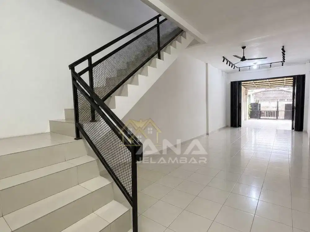 ANA RUMAH UK 4X20M DI JALAN RAYA RAMAI JELAMBAR