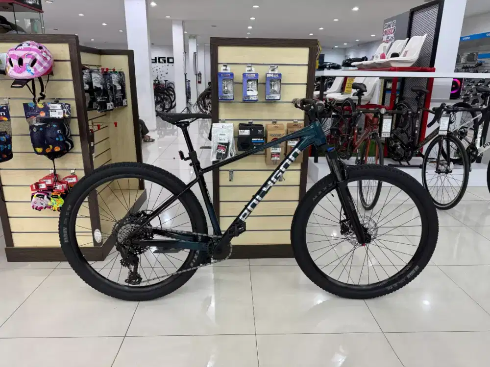 Sepeda MTB baru Polygon Xtrada 7 2026 size M BNIB