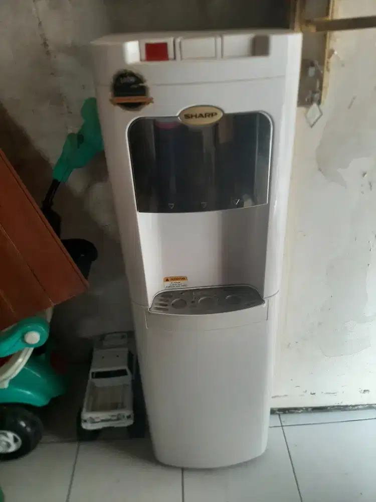 Sharp Water Dispenser Bottom load