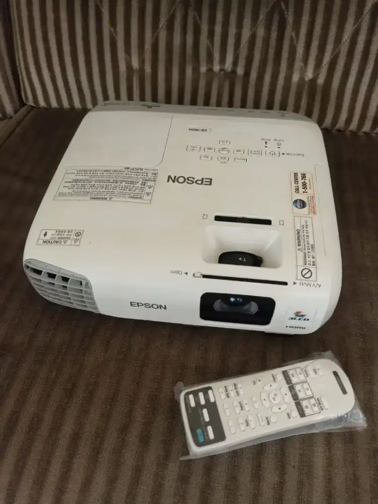 Proyektor Epson EB 965H