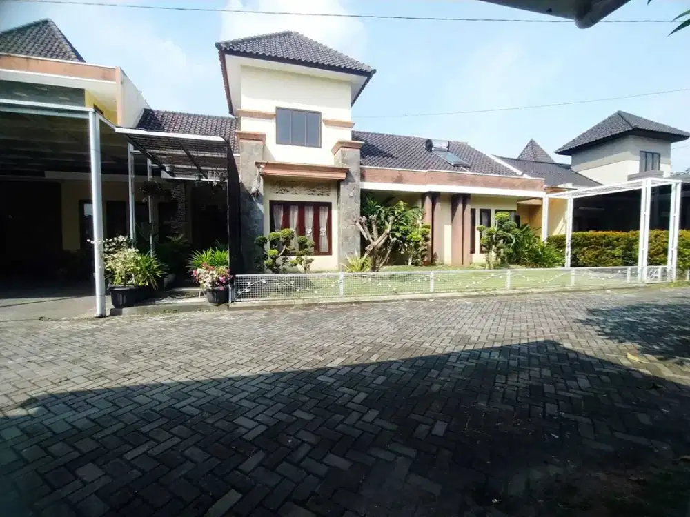Dijual Rumah Furnished Tirtamaya Residence, Gentan, Baki