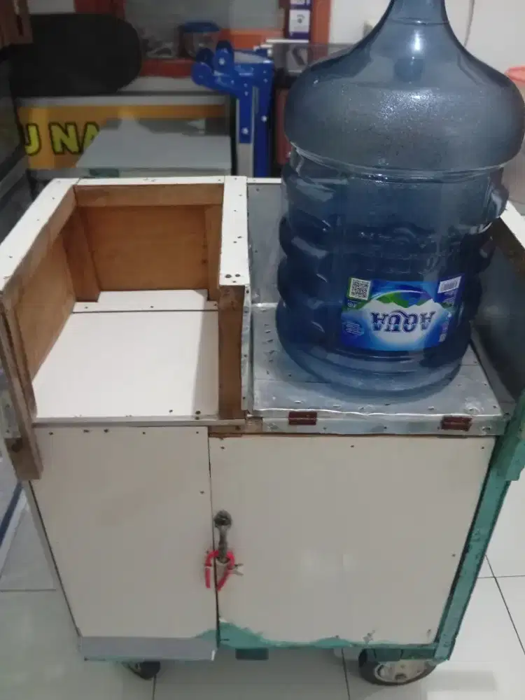 Gerobak dagangan