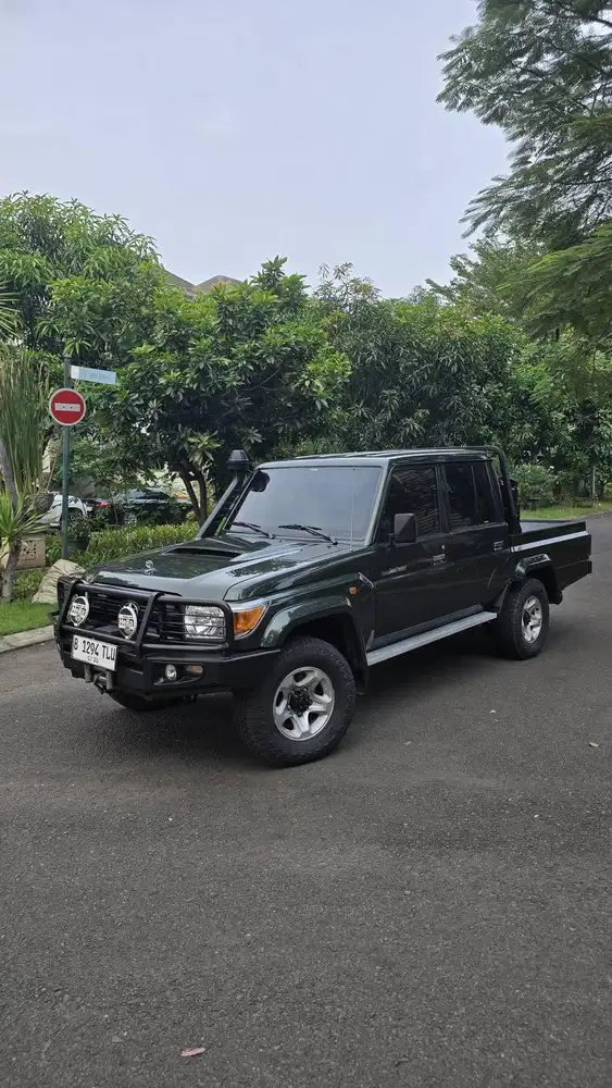 KM1rb PERAK TOYOTA LAND CRUISER BUNDERA LC70 2018 FULL PAPER LIKE NEW