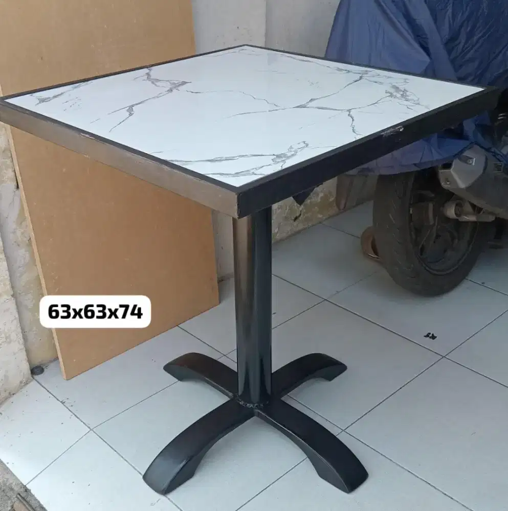 Meja cafe papan granit