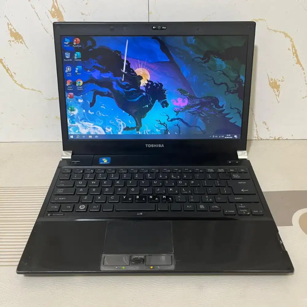 Laptop Toshiba dynabook R732/F.