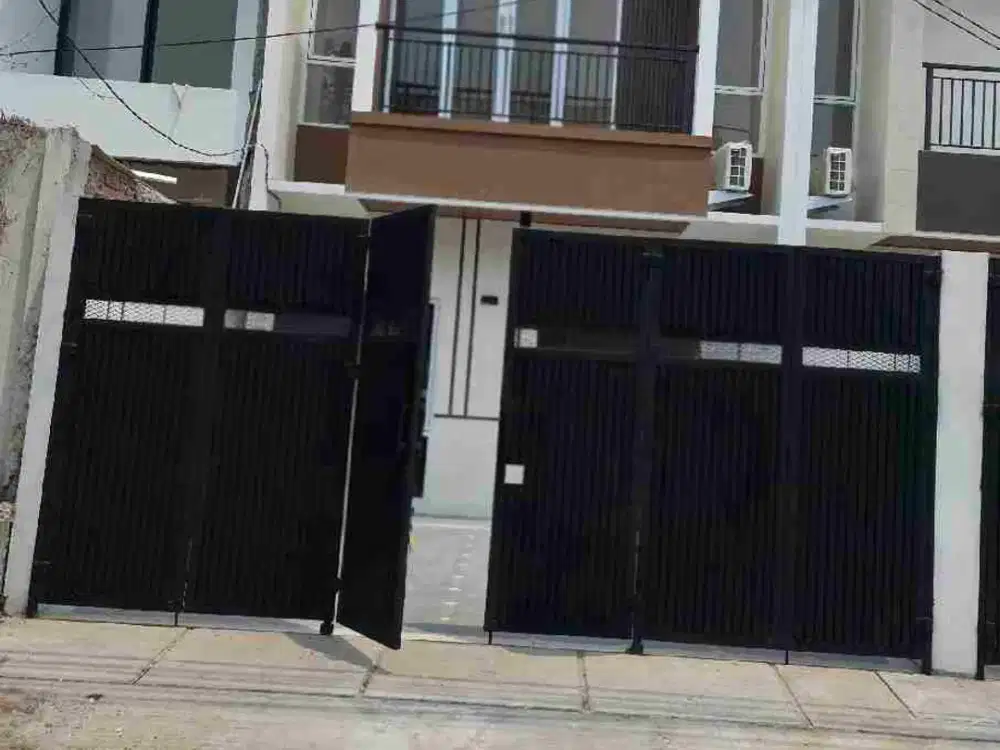 Rumah brand new 2 lantai Jakarta Barat