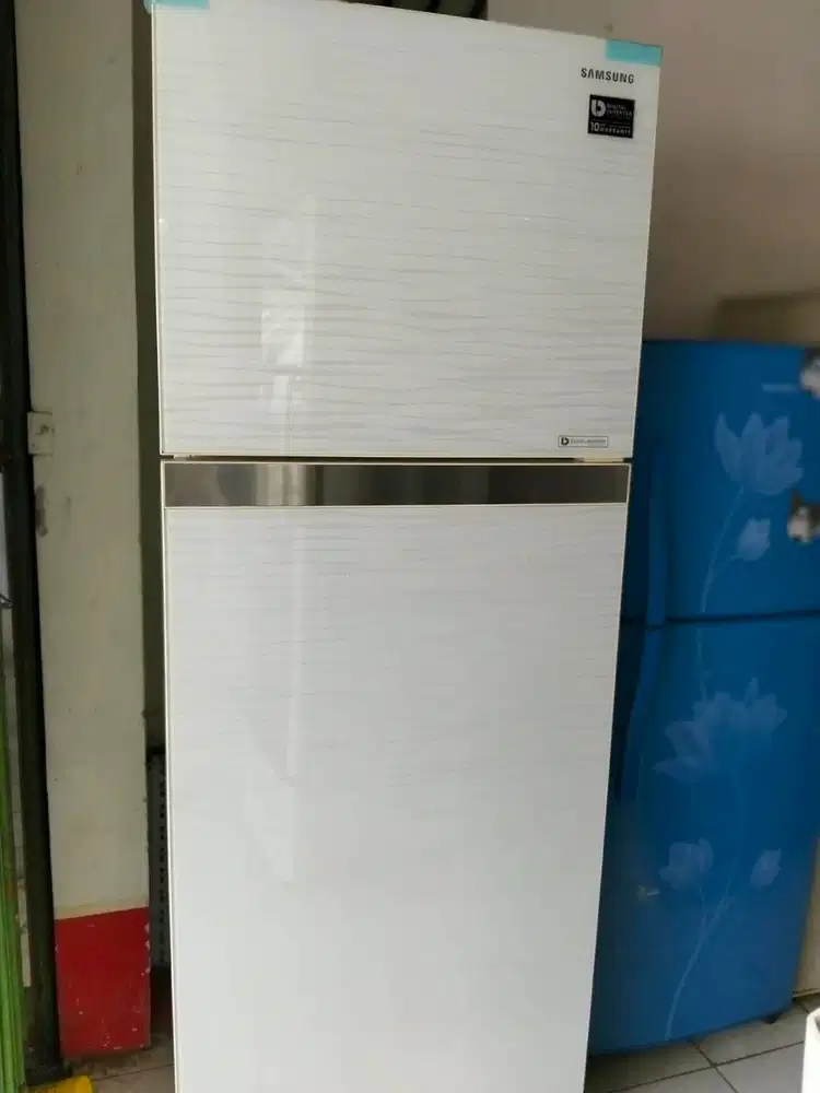 Kulkas 2 pintu bekas murah merk Samsung like new