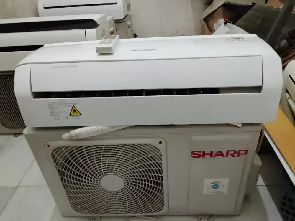 Jual ac sharp 1/2 pk R32  lowatt  350 watt irit kondisi 95% ori semu