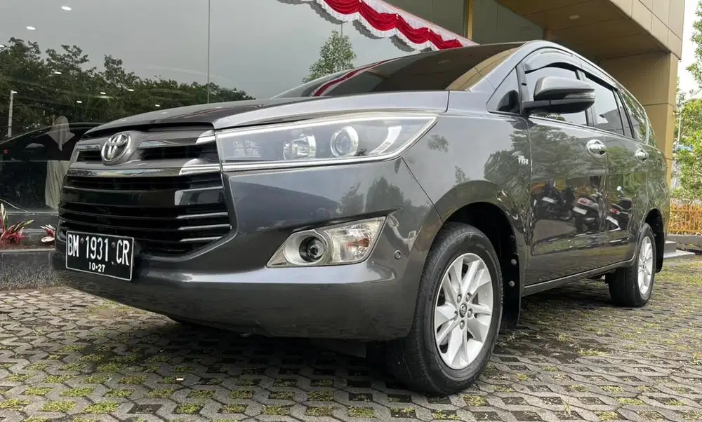 Innova Reborn 2.0 V MT 2017 Tangan Pertama