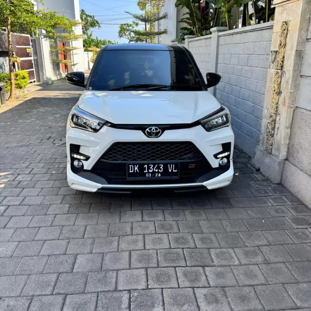 Toyota Raize 1.0 GR two tone 2023