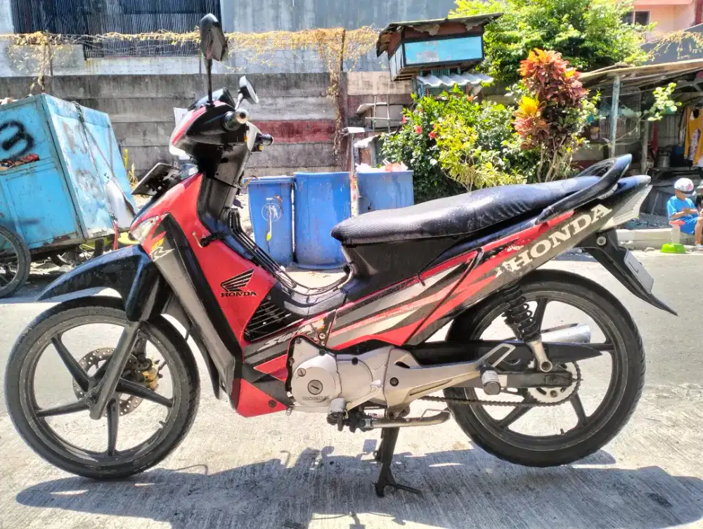 Honda Supra x 125 2007 lokasi jl Kalisari Damen 102 Surabaya
