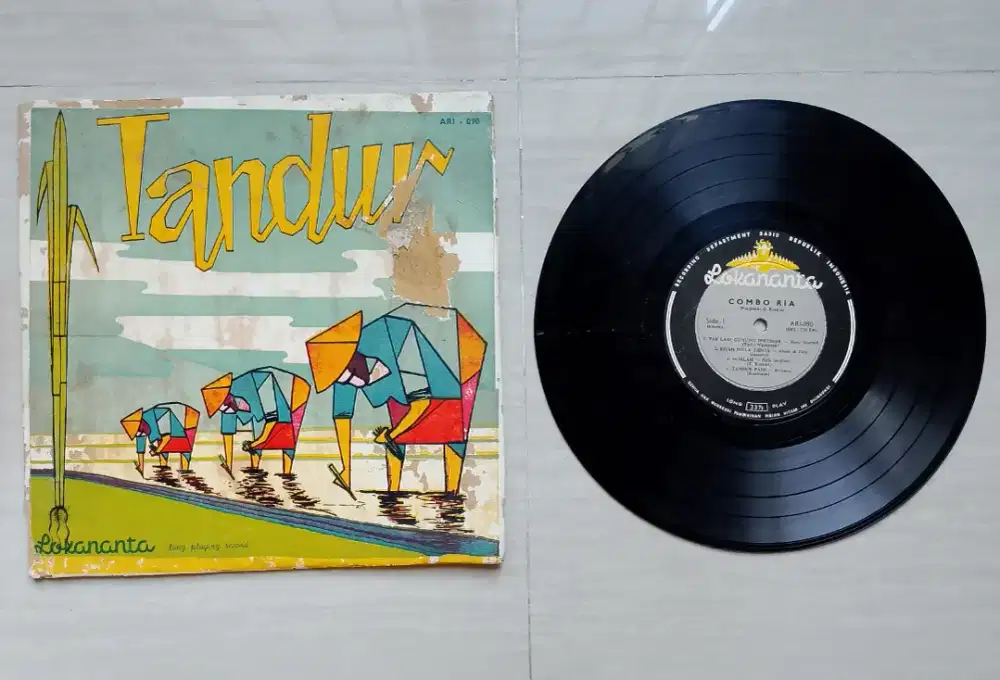 Piringan Hitam Vinyl 10 Inch 
Combo Ria Tandur
Lokananta record