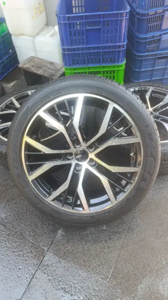 Velg HRS R18 + Ban Falken ziex