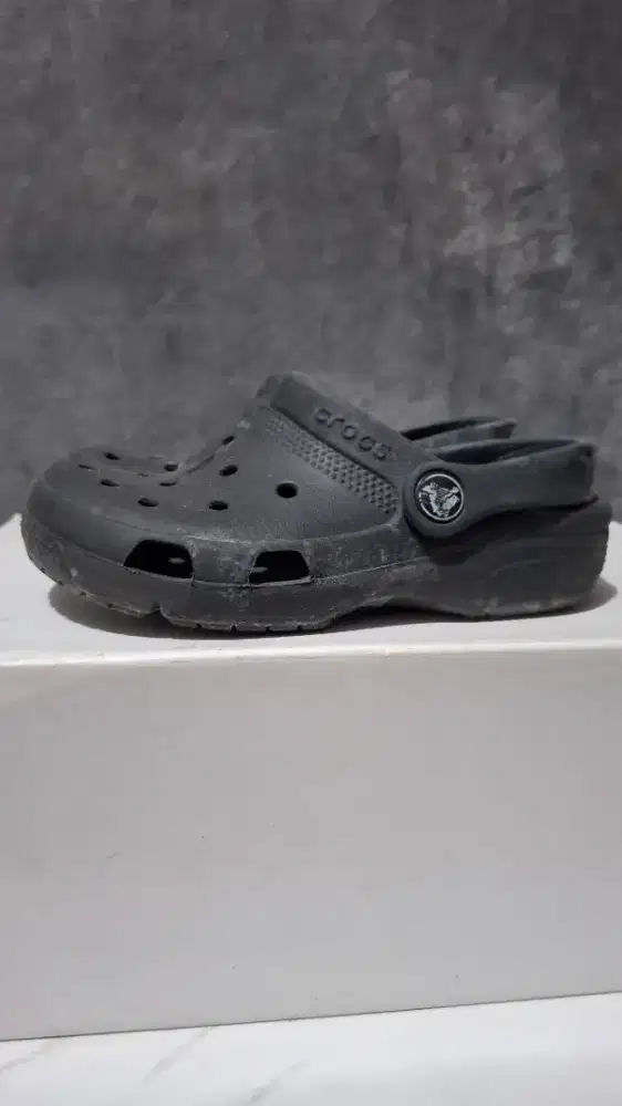 Sandal Preloved Crocs Classic Clog Warna Hitam Original Size C 12