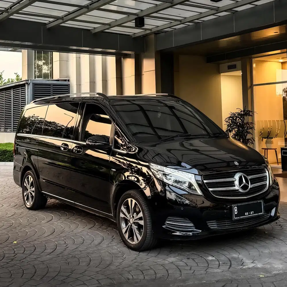 (CASH) Mercedes Benz V220d 2016