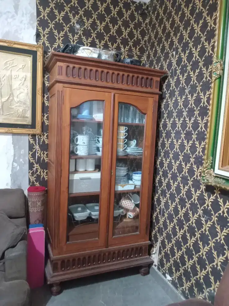 Lemari jati kaca bapel