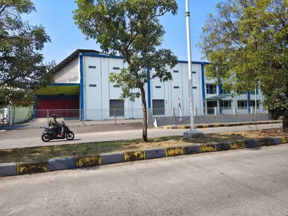 Gudang JIEP Pulo Gadung: LT 3630 m2, LB 2720 m2, Jln Lebar bisa 4 Kontener