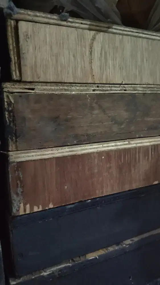 Kayu dibentuk kotak dibentuk 1x1x10cm dan 1x2x10cm
