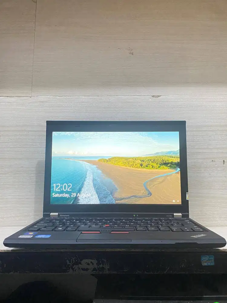 Lenovo THinkpad X23O Intel core I5 Gen 3 Ram 8GB SSD 128GB