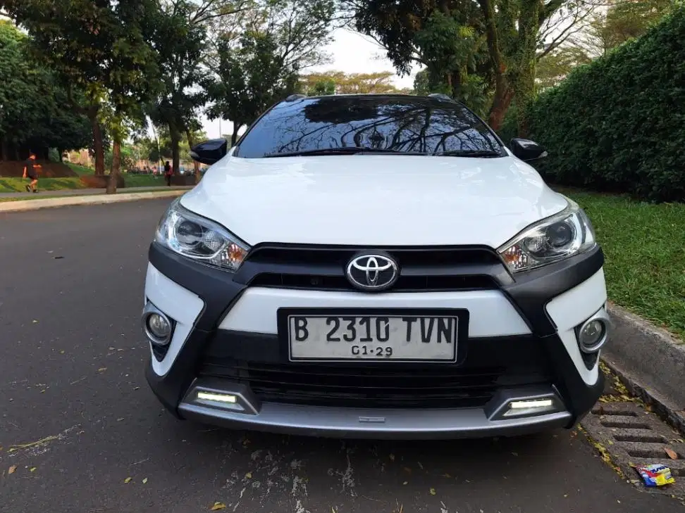 LOW DP -Toyota Yaris 1.5 TRD Sportivo Heykers Bensin-AT Automatic-2017