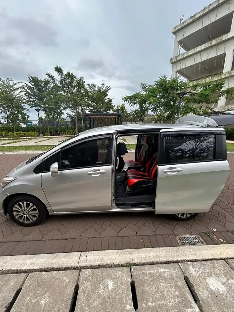 Honda Freed 2013 Tipe E-PSD Km Rendah Jarang Pakai