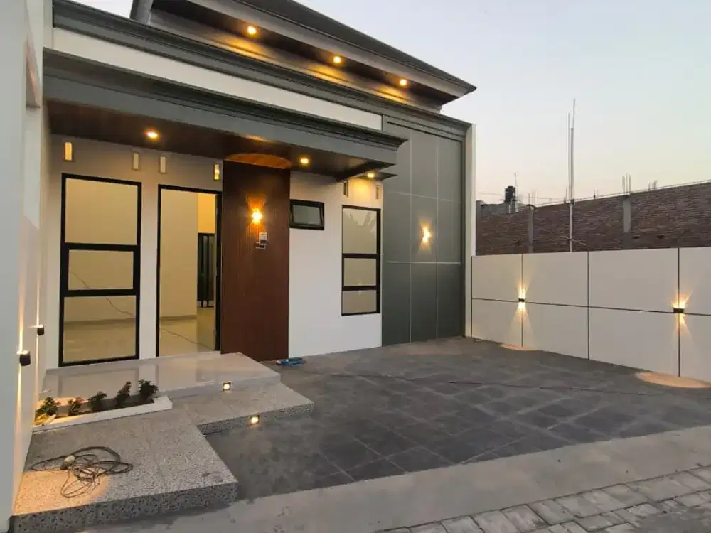 Carport Muat 2 Mobil! Rumah One Gate System SHM Dekat Komplek Pemda Sleman