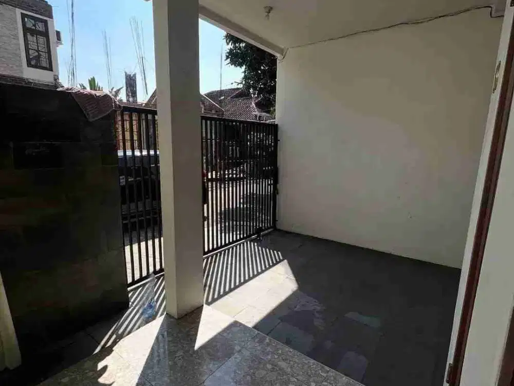 RUMAH MODERN SEMI FURNISHES DI KUTA, BADUNG