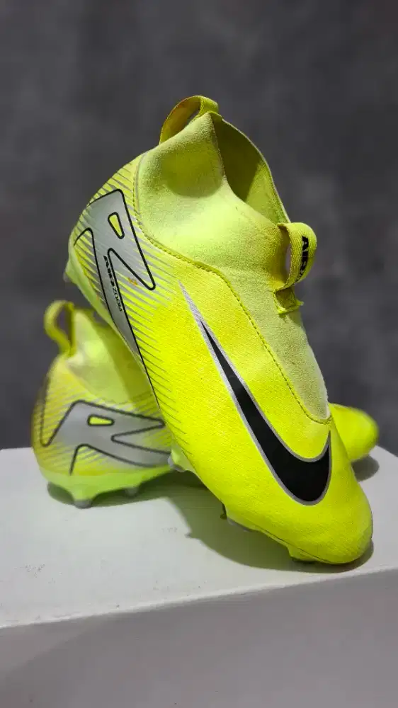 Sepatu Sepakbola Preloved Nike Air Zoom Mercurial Volt ORI Size 36