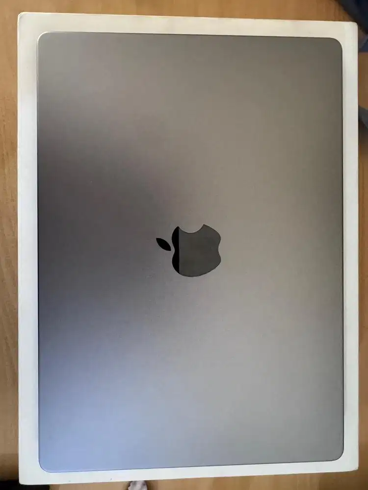 Macbook Pro M3 8/512 Japan