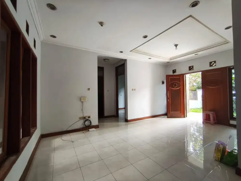 Rumah Bagus Terawat di Batununggal Indah