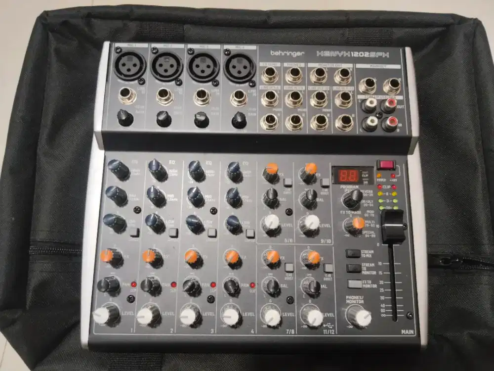 Mixer Behringer Xenix 1202 SFX