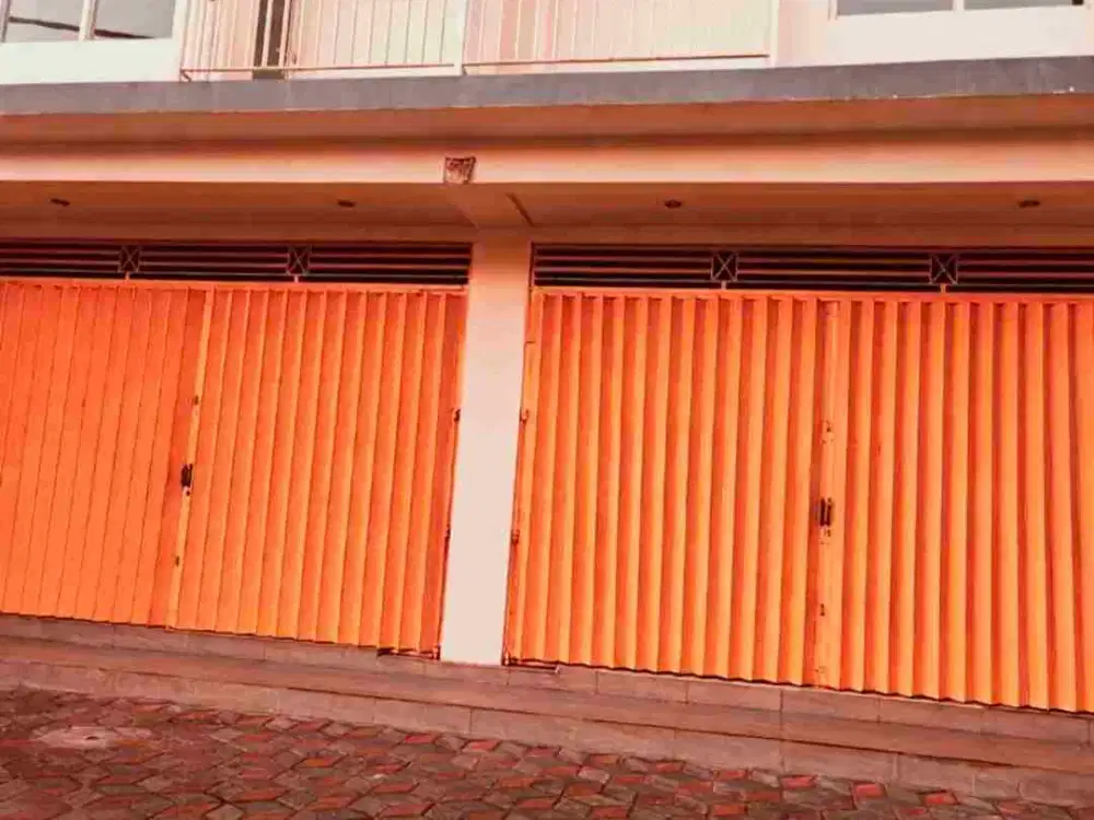 sewakan 2 ruko gandeng uk.8 x9 m , 2 lantai di Jln sesetan Denpasar