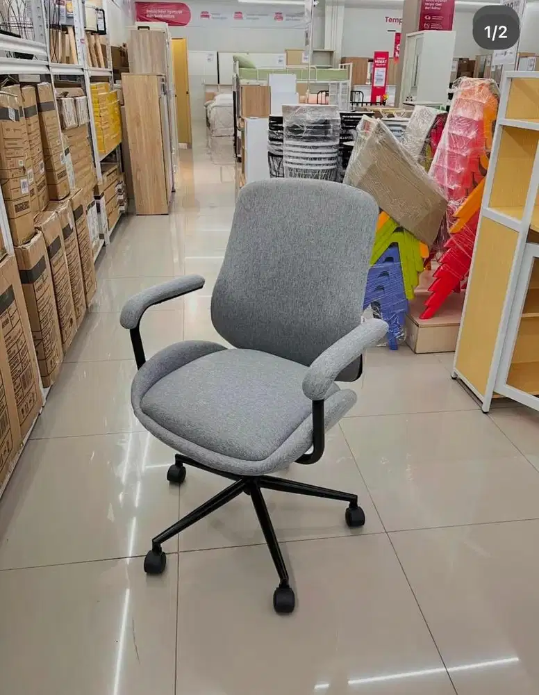 Kursi kantor seri aline