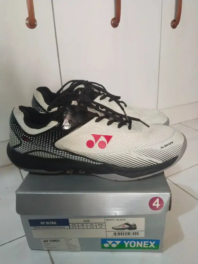 sepatu badminton  yonex hy ultra size 43