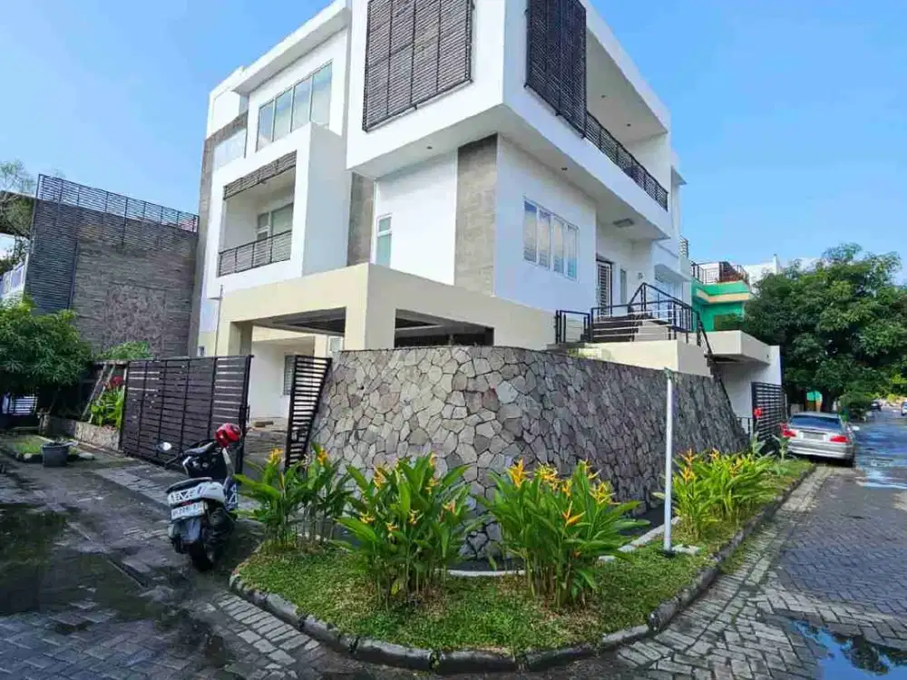 Cemara Asri 
Jalan Freesia Hook