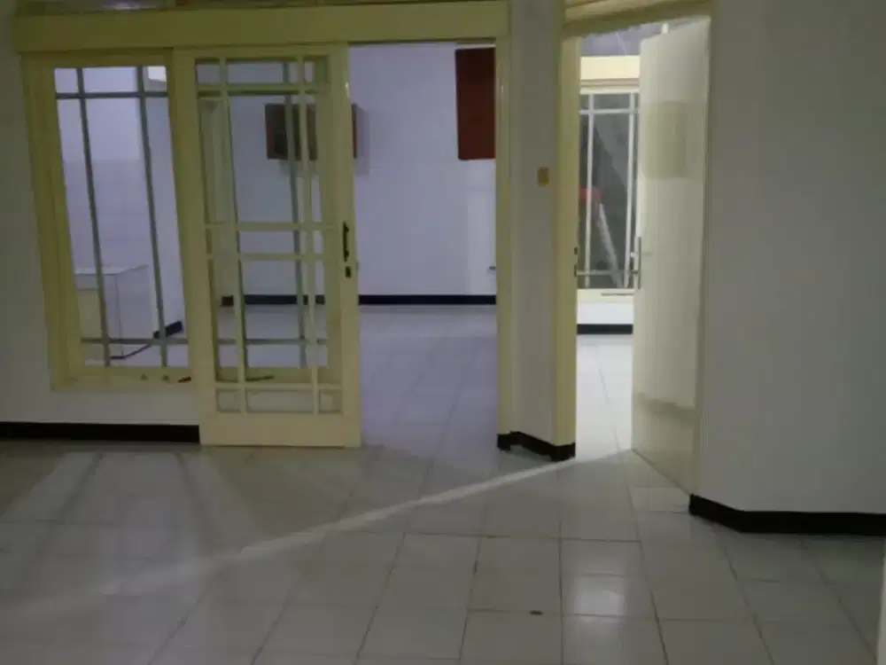 Rumah Nyaman di Komplek Margawangi Ciwastra