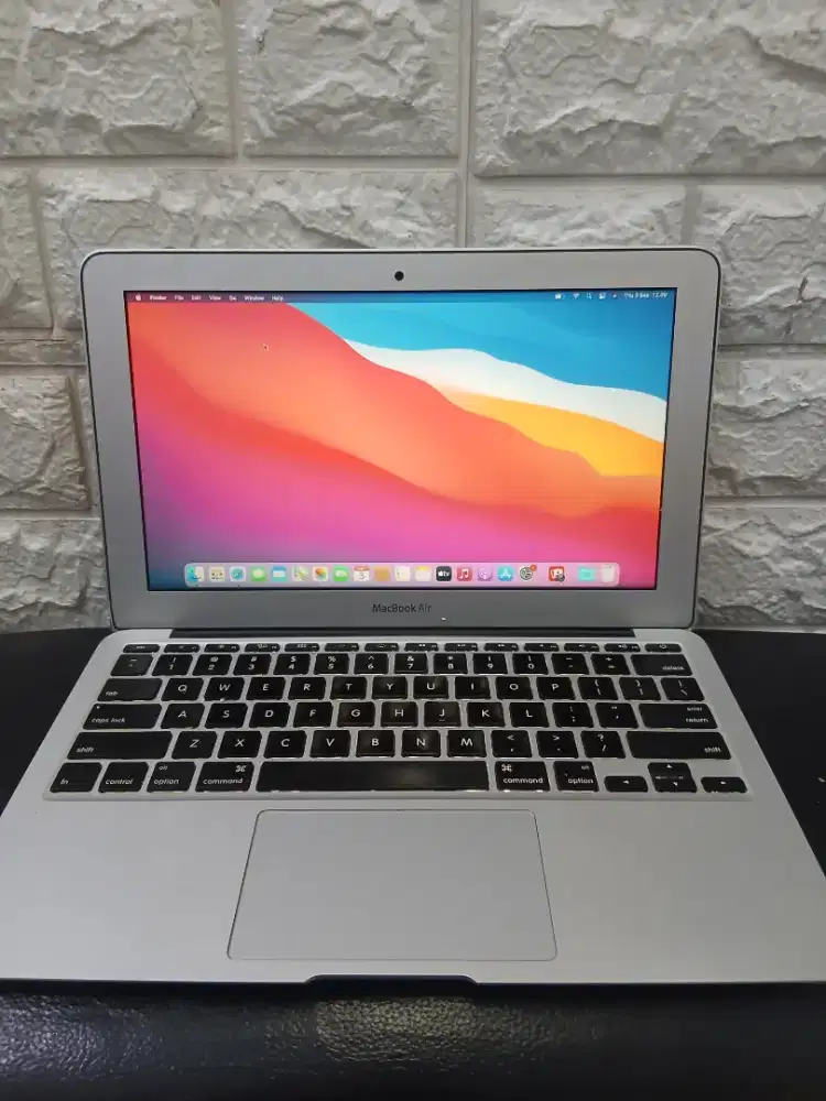 Macbook air 11 inci 2015
( i5/8gb/ssd128gb/cc 915 )