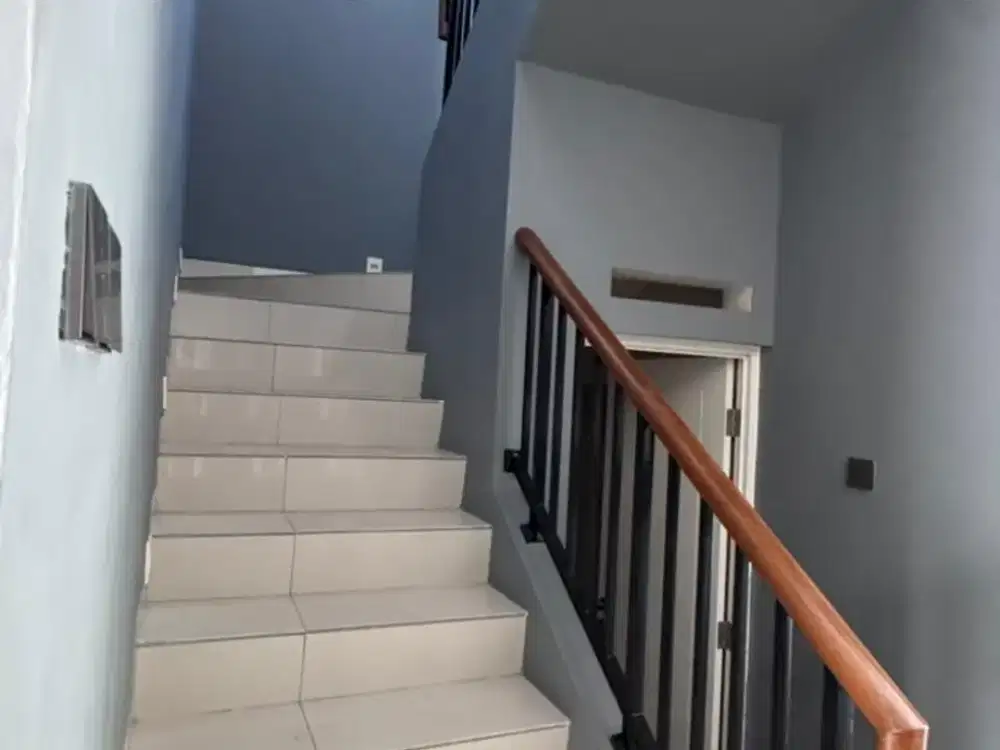 Dijual Rumah 2 Lantai Semi Furnished 2+1 KT di Cluster Neo Vasana Harapan Indah | 004