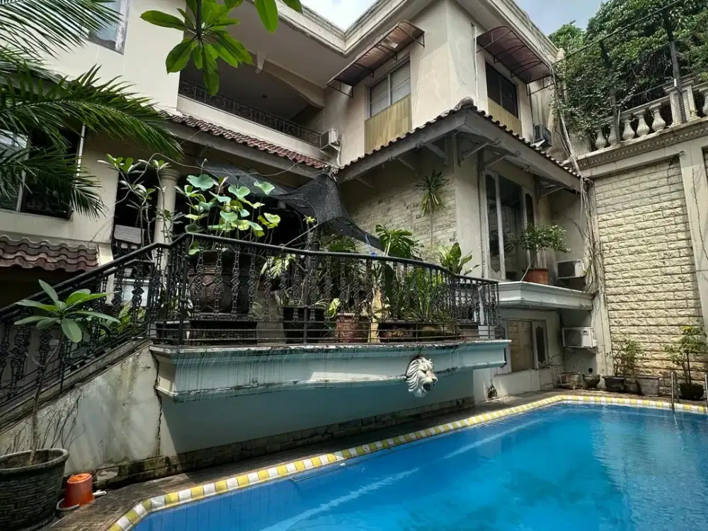 Dijual Rumah Classic Lebak Bulus LT 600 m², 5 Kamar, Parkir 4 Mobil – Rp18 Miliar