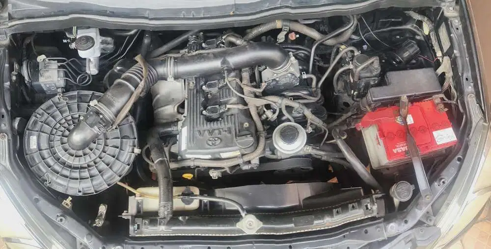 Toyota Kijang Innova 2010 Bensin