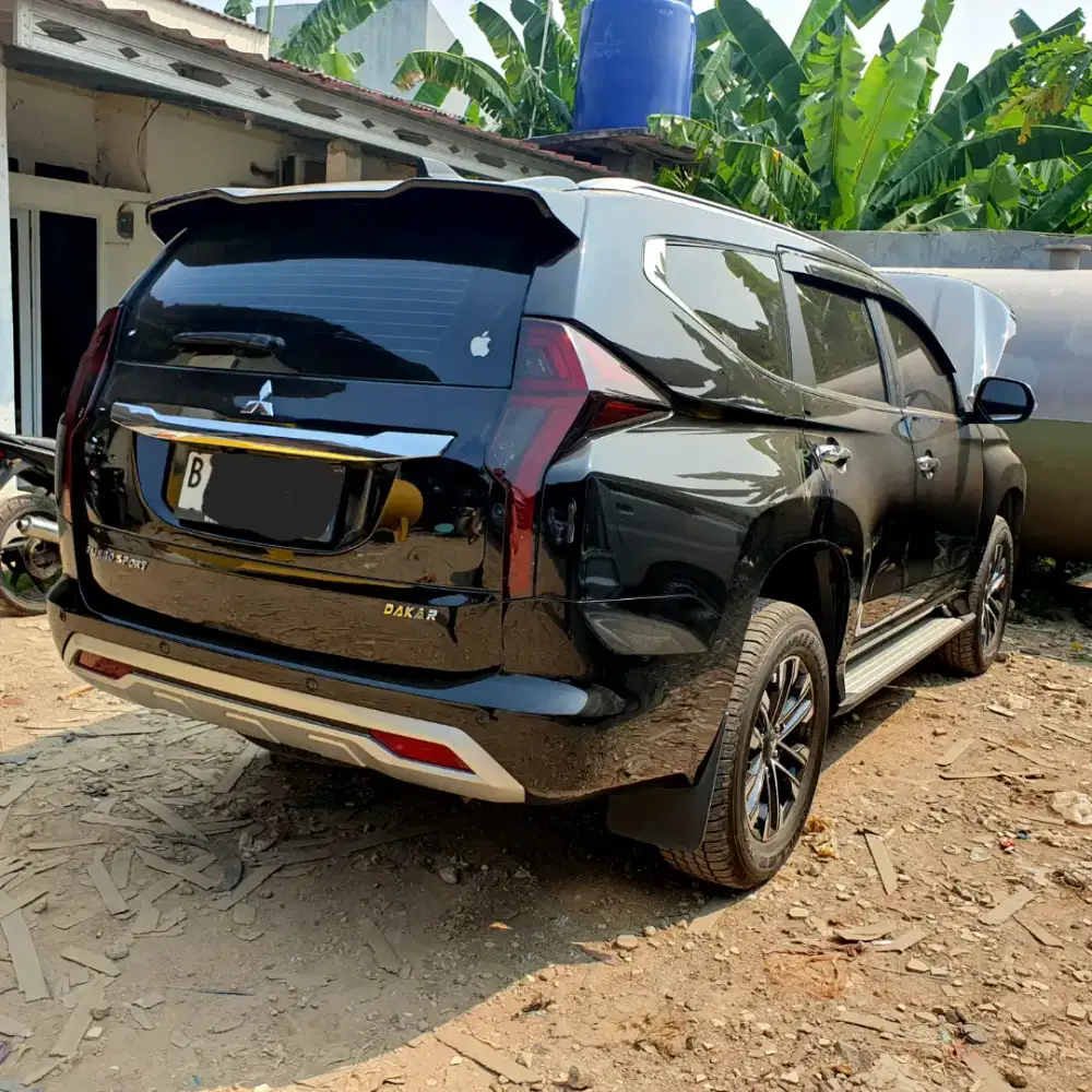 Mitsubishi Pajero Dakar 4x2 AT 2023 black mica