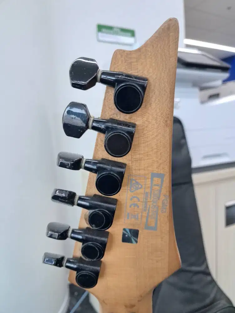 Gitar Listrik - Ibanez PGM 3 - Putih - Paul Gilbert Signature