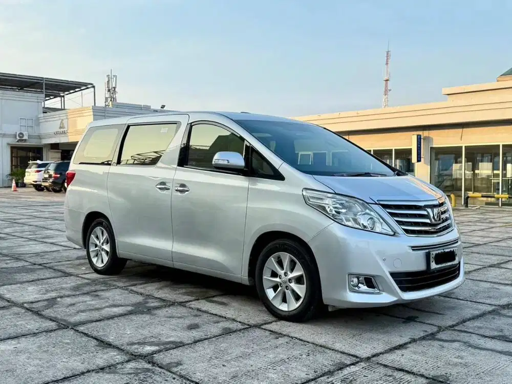 TOYOTA ALPHARD Q 2012
