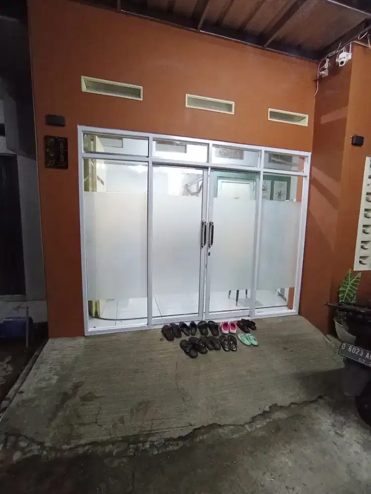 No dp pembuatan pintu kaca,sekat kaca ,kaca tempred jendela upvc