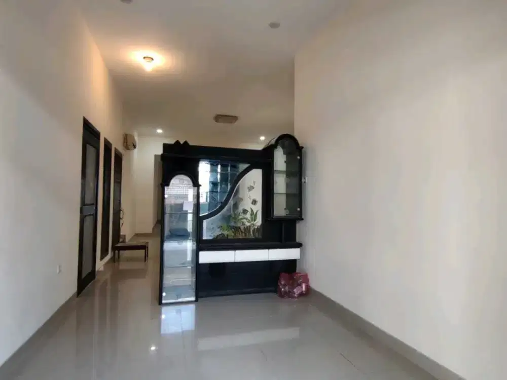 RIC.A201 Rumah Dharmahusada Indah blok U Surabaya Lokasi Nyaman Untuk Keluarga, Murah